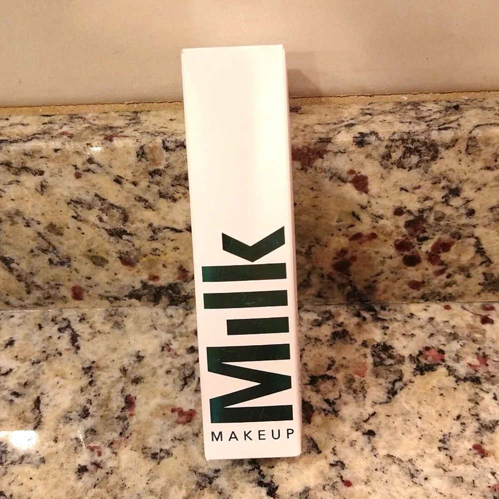 Milk Hydro Make-up Grip setting spray Face Primer